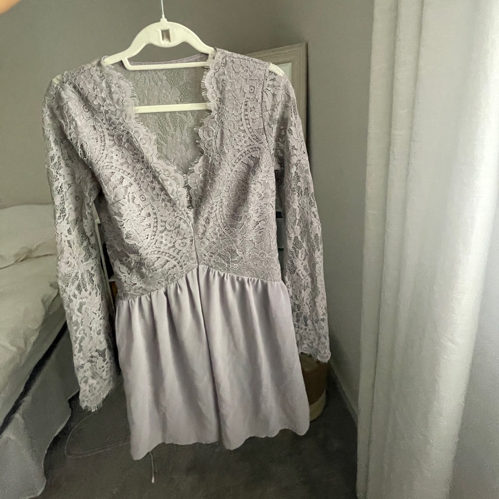Tobi Wilma Lace Shift Dress in Grey. XS